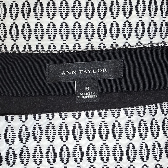 Ann Taylor White & Black Geometric Skirt Womens Size 6 - Picture 2 of 9